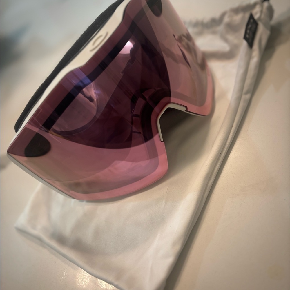Oakley Rose-Tinted Ski Goggles